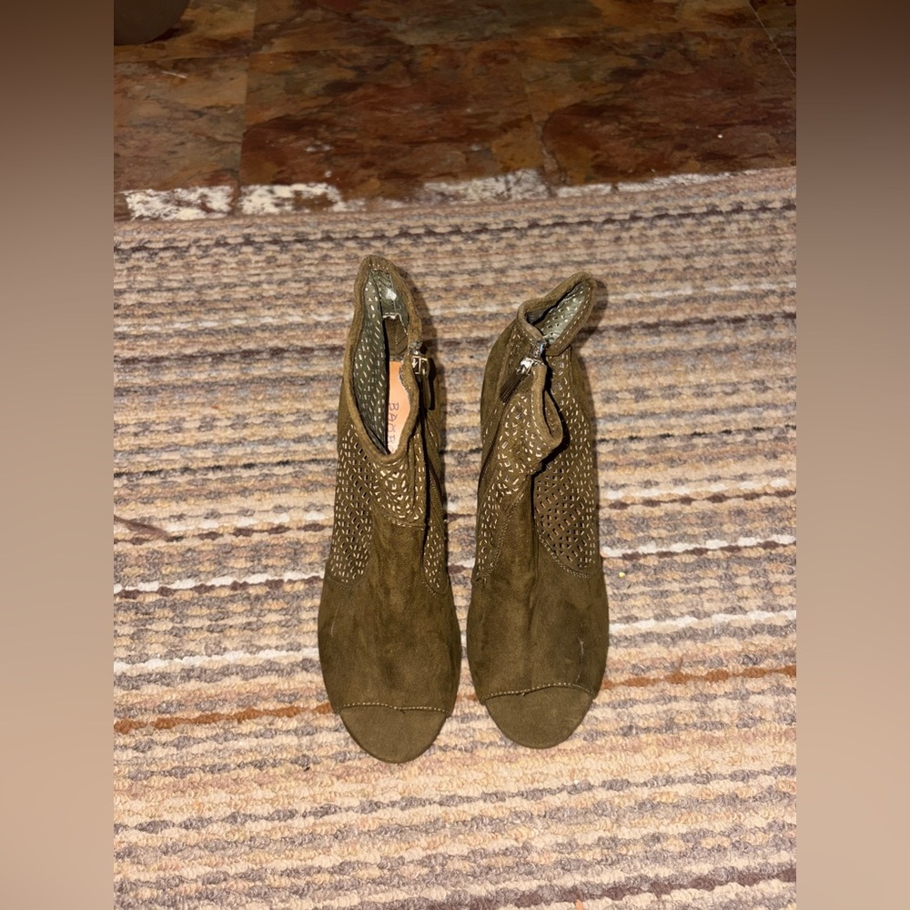 Bamboo Green Booties